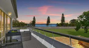 Sunset Lake House - Image 4