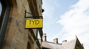 ST MARYS APARTMENT - Modern Apartment in Charming Market Town in the Peak District - Image 4