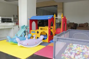 Lux Tychi Hotel - Image 5