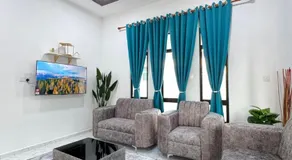 NY VILLA Homestay - Image 3