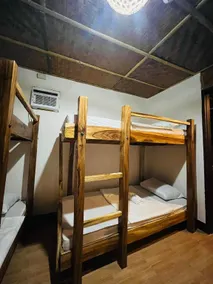 Whisley's Guesthouse - Image 2