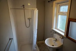 Adnans Hotel - Image 2