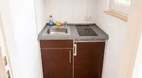 Luxury Design Apartment Düsseldorf City Center mit Balko - Image 4