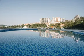Apartment in a complex with a swimming pool - Image 2