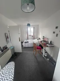 Cathedrial View Apt | Sleeps 11 | Parking - Image 4