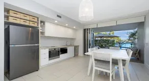 Beachfront - Nelly Bay Apartment - Image 5