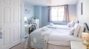 Ogilvie Lodge Apartment - Image 2