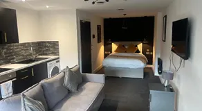 Spacious & Stylish Self Contained Studio Apartments - Image 2