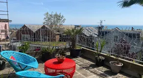 The Retro Retreat with free parking - Image 4