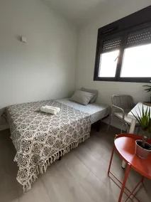 Double room private bathroom parking beach metro - Image 4