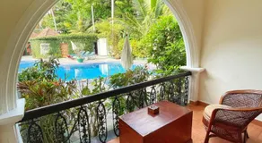 Molly's Retreat - Image 4