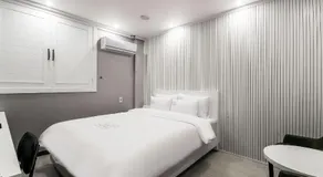 Hotel The City - Image 3