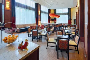 Hampton Inn & Suites by Hilton Arlington Crystal City DCA - Image 2
