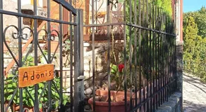 Adonis Guest House - Image 4