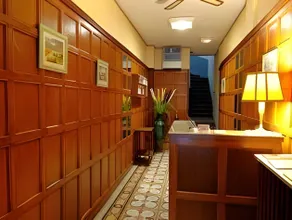Hotel Au Chapon Fin - Image 3