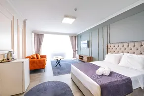 The Royal Luxury Hotel - Image 2