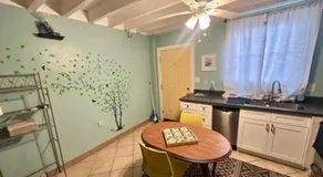 Petit Château Inn, French Quarter, New Orleans - Image 2