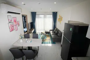 Elegant 2 Bedroom Suite in Prime Location - Image 5
