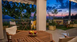 Aloni Studios & Apartments - Image 3