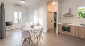 Milos Waves Luxury Apartments - Image 3
