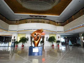 Yiyuan Business Hotel - Image 5