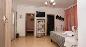 Helen's Countryside House - Image 2