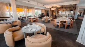 Chateau Montchenot Hotel de Cielo  - Image 5