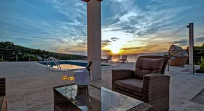 Luxury Villa Castello di Pietra Brač with Heated Pool near Pučišća - Image 3