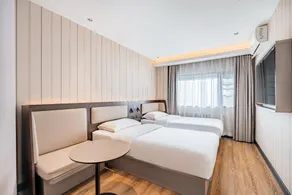 Hanting Hotel Beijing Shijingshan Ancient City Metro Station - Image 1