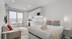 Confort y Ubicación en Madrid - Santero Suites - Image 2