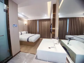 Ji Yi Hotel (Pedestrian Street Branch) - Image 2