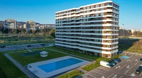 The Sunrise and the Sunset Apartment - Luxury 2BR Apartment with Mineral Pool & Parking - Image 4