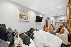 The Gold Court Apartment - Image 4