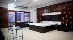 Hotel Rose Garden - Image 2