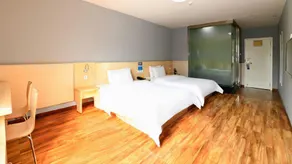 7 Days Inn Bazhong Jiangbei Bus Station - Image 3