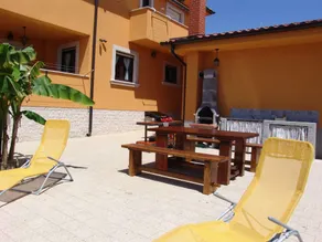 Comfortable apartment with fenced garden and outdoor terrace and grill, airco - Image 3