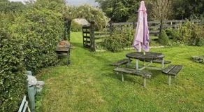 The Craighlaw Hideaway A Peaceful Village Escape 2 Bedroom Apartment with Garden - Image 5