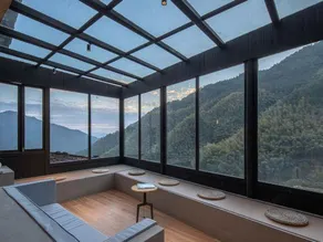 Stray Birds Hotel - Image 2
