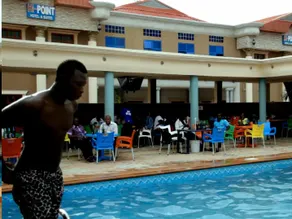 HI POINT HOTEL AND SUITES - Image 3