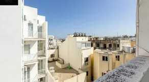 Spacious central 2BR, just off UNI & Hospital & WIFI by 360 Estates - Image 2