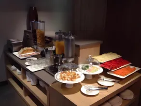 Ratchada Point Hotel - Image 5
