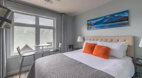4 Bedrooms Suite Combo for Group of Families - Windtower Lodge - Image 2