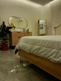 شقة انيقة بصالة وغرفة نوم - مدخل خاص - Image 4