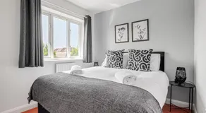 Modern & comfortable 4 bed house - Image 2