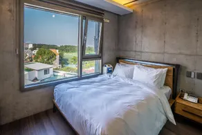 Cornerstone Hotel - Image 2