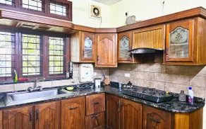 Cherai Vacation Home with AC Bedrooms - Image 4