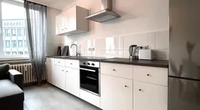 93qm-4 Rooms-WiFi-City Centre - Image 2