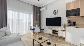 Cozy Studio with River View Spadochroniarzy with Parking & SPA by Noclegi Renters - Image 2