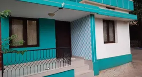 2 BHK house, on premise parking, upto 10 guests - Image 4