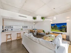 Luxury 5-floor Unit with Ocean Views near Beach - Image 4